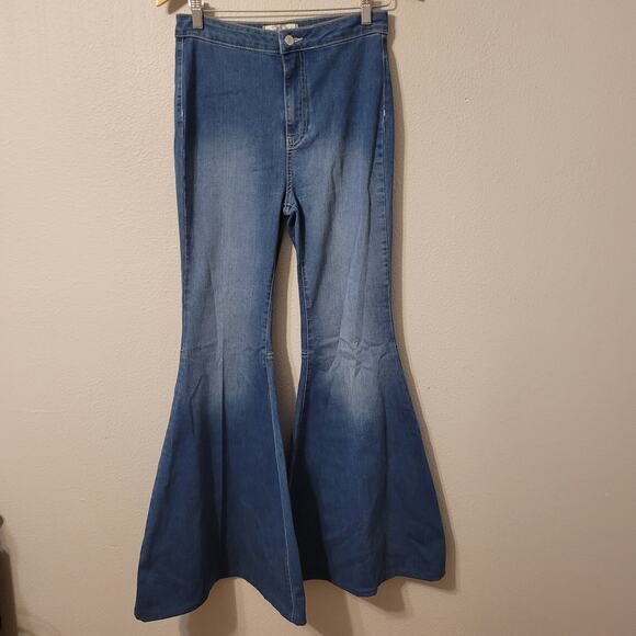 We The Free Womens Just Float On Flare Jean Size 28 Coachella Hippie Boho Grunge - Picture 1 of 9